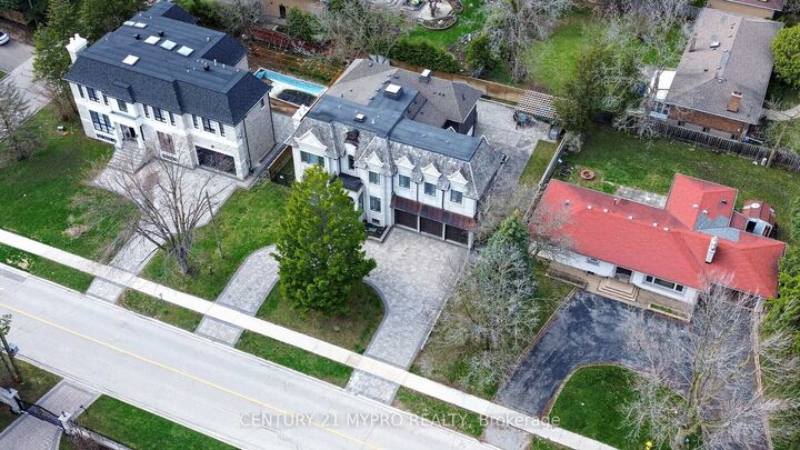 Property Photo: 20 Uplands Avenue ON L4J 1J9