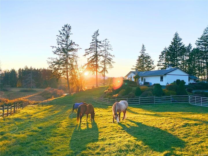 Property Photo: 2551 Braun Rd BC V9X 1W5