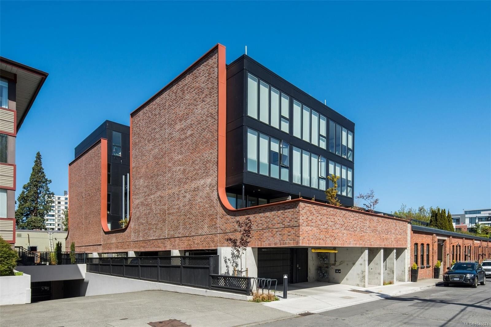 Property Photo: 430 Parry St #205 BC V8V 2H7
