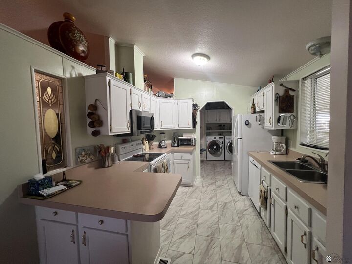 Property Photo: 11466 E 36 Pl AZ 85367