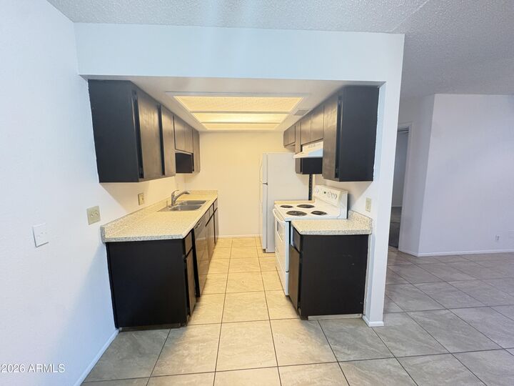 Property Photo: 2931 E Beck Lane 1 AZ 85032