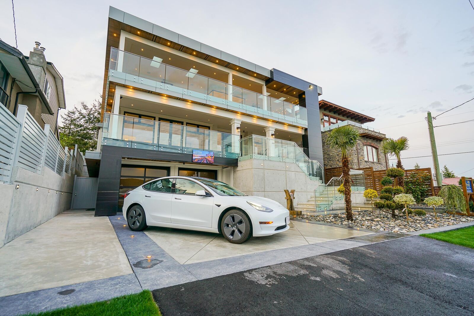 Property Photo: 15729 Cliff Avenue BC V4B 1W3