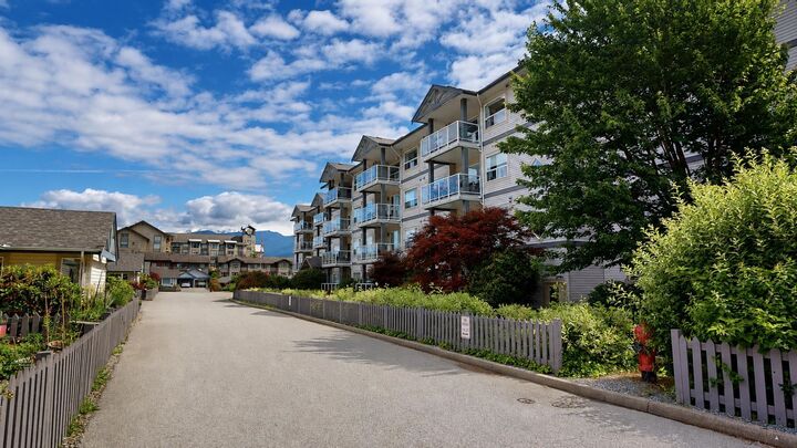 1203 Pemberton Avenue 107 — photo 1