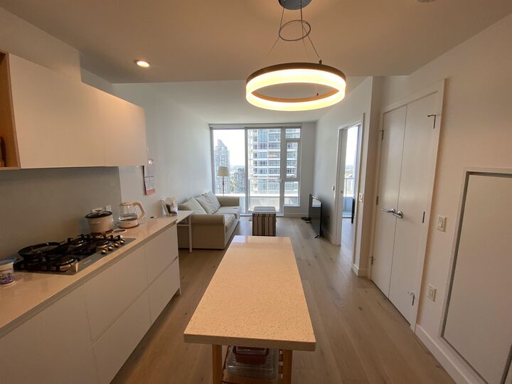 Property Photo: 6000 McKay Avenue 3203 BC V5H 0K2