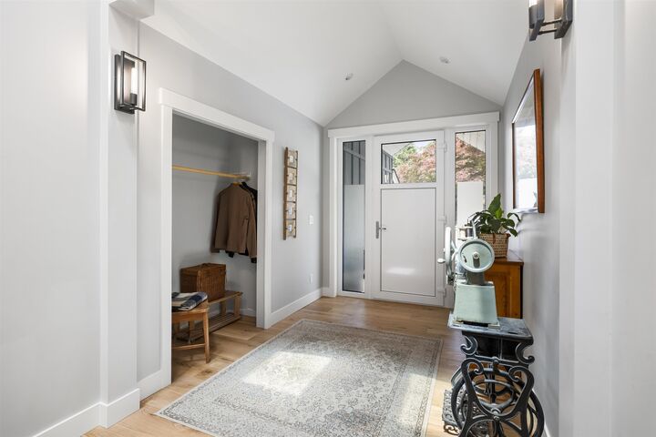 Property Photo: 25088 59 Avenue BC V4W 1T4