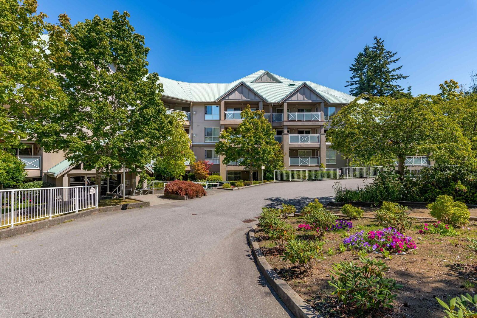 Property Photo:  15150 29A Avenue 104  BC V4P 3B1 