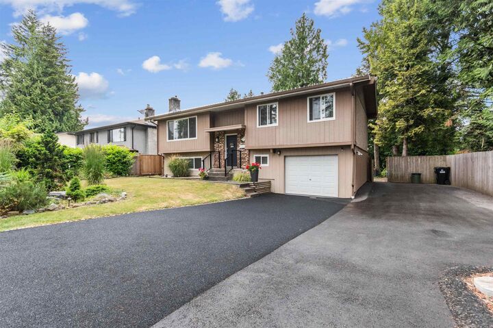 Property Photo: 20327 44 Avenue BC V3A 6P6