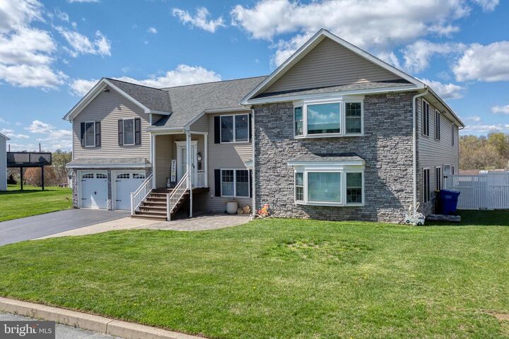 Property Photo: 17 Vickilee Drive PA 17368