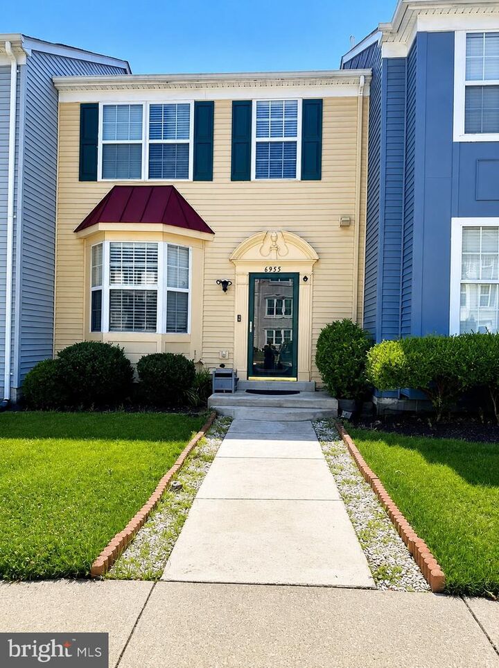 Property Photo:  6955 Aquamarine Court  MD 20743 