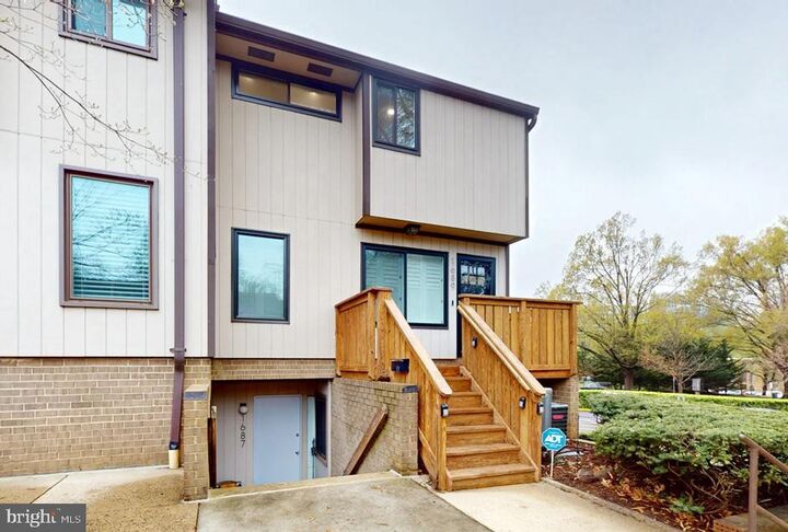 Property Photo:  1689 Westwind Way 182  VA 22102 