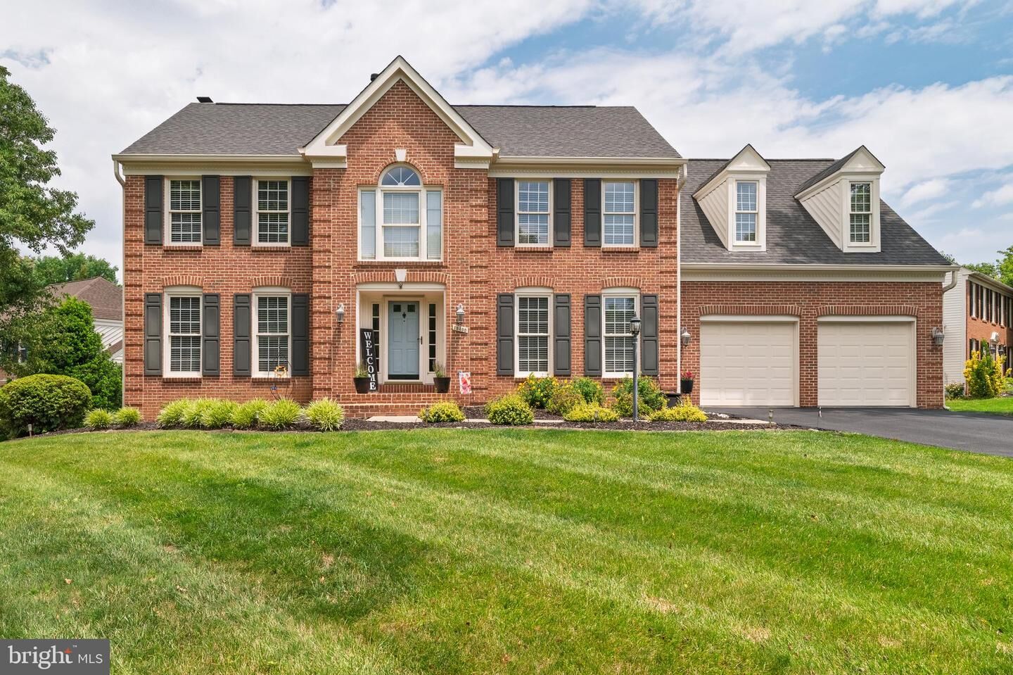 Property Photo: 15490 Waters Creek Drive VA 20120