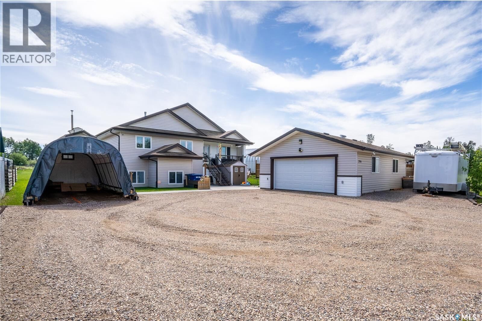 Property Photo: 206 1st Avenue S SK S0M 2K0