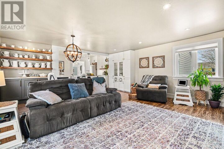 Property Photo:  22 Broadview Avenue West  ON K7A 4K9 