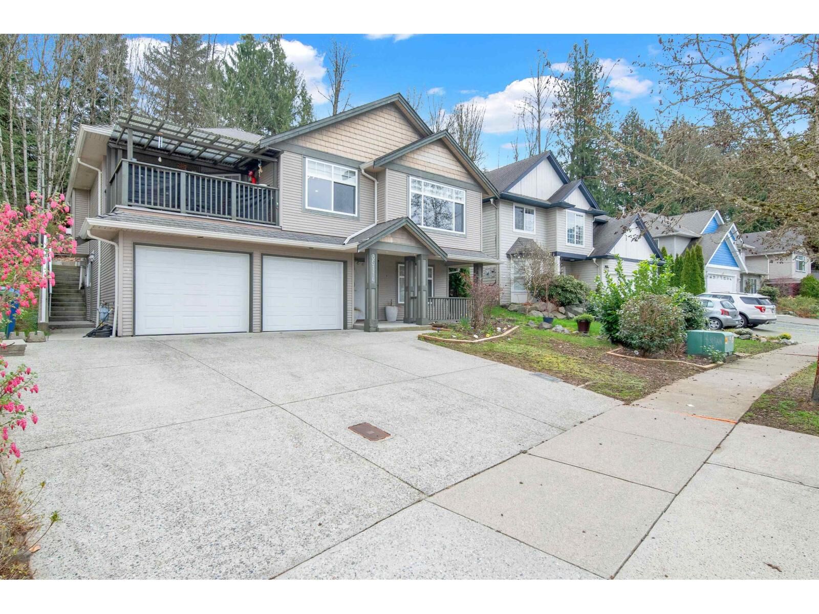 Property Photo: 35114 Laburnum Avenue BC V2S 8K3