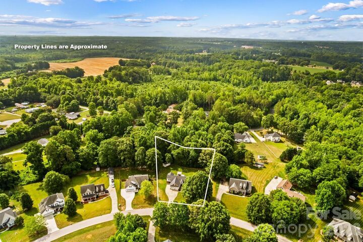 Property Photo:  596 Maple Ridge Circle  NC 28147 