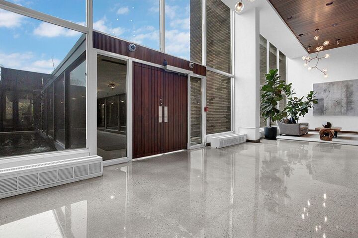 Property Photo: 1000 Urlin Avenue OH 43212