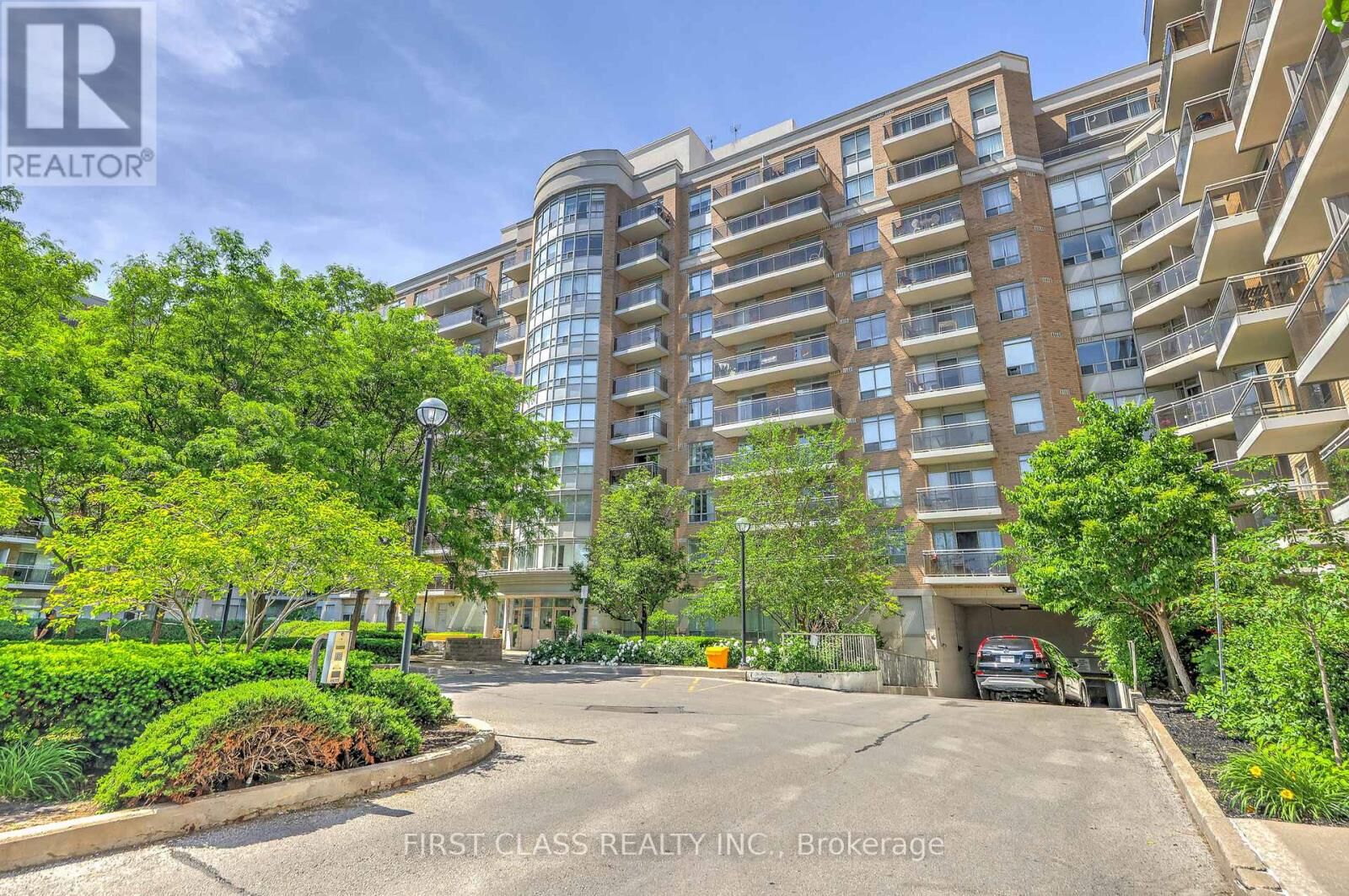 Property Photo:  650 Lawrence Avenue West 725  ON M6A 3E8 
