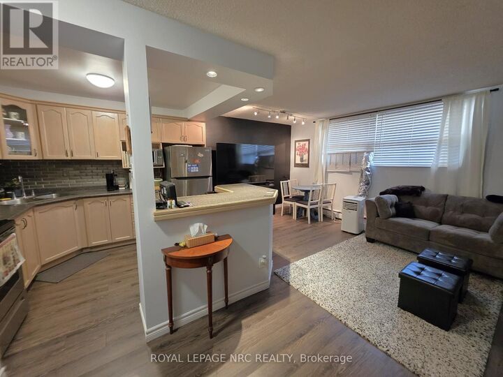Property Photo: 264 Oakdale Avenue 109 ON L2P 2K4