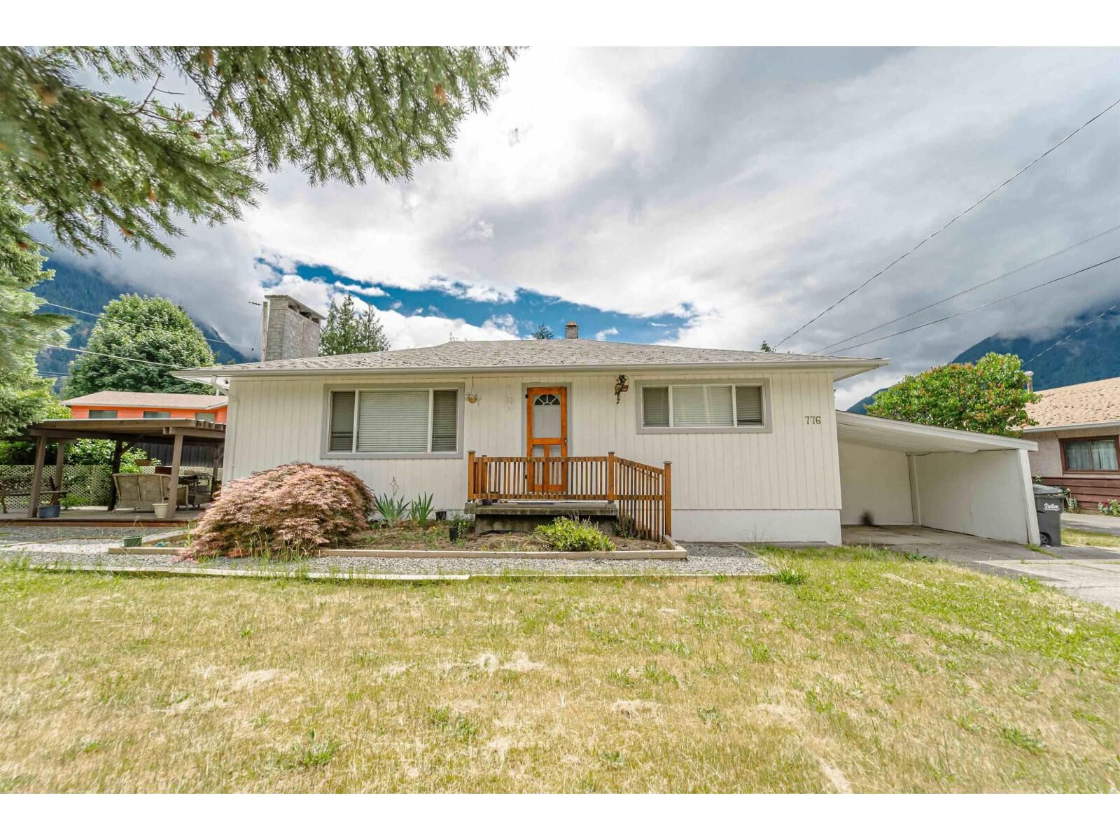 Property Photo: 776 7th Avenue BC V0X 1L4