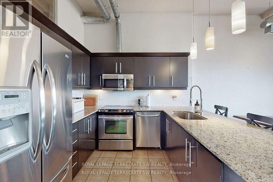 Property Photo: 700 King Street West 1101 ON M5V 2Y6