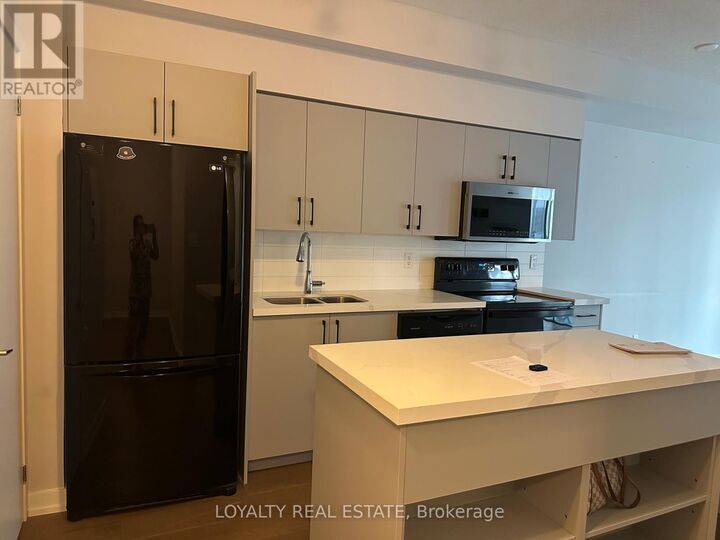 Property Photo:  126 Simcoe Street 1206  ON M5H 4E6 