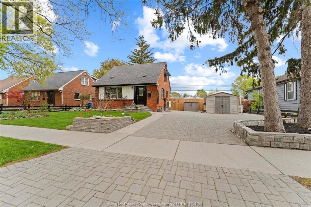 Property Photo: 1086 Villaire Avenue ON N8S 2J8