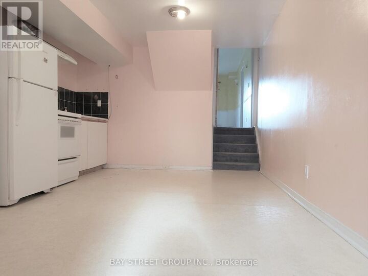Property Photo:  72 Parkdene Court East (Lower)  ON M1W 2J3 