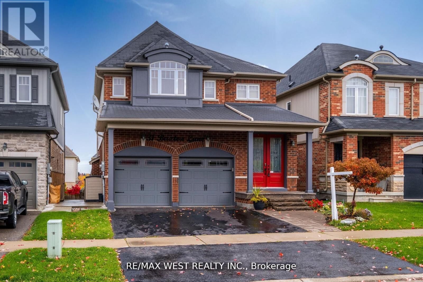 Property Photo:  31 Buxton Lane  ON L1C 0J9 