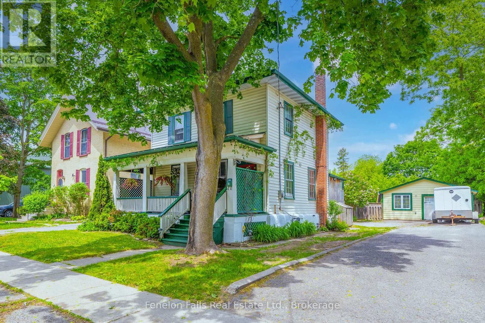 Property Photo: 18 Melbourne Street West ON K9V 2S6