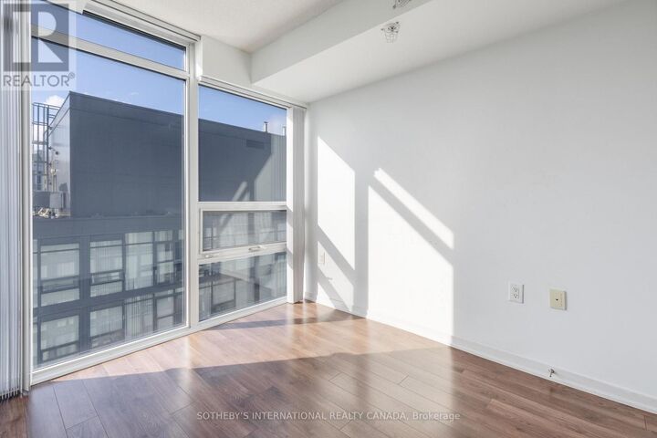 Property Photo:  36 Lisgar Street Lph03e  ON M6J 0C7 