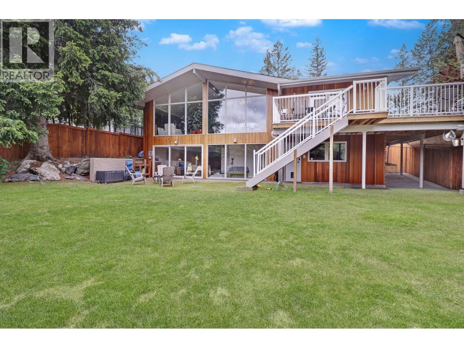 Property Photo: 712 17 Avenue BC V1C 3B7