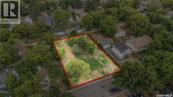 Property Photo:  431B R Avenue S  SK S7M 2Z4 