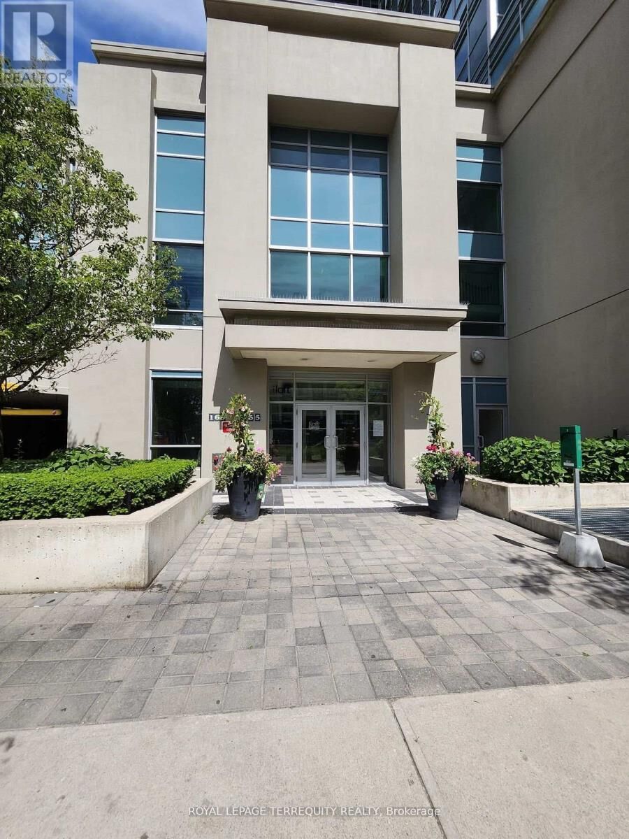 Property Photo:  165 Legion Road North 925  ON M8Y 0B3 