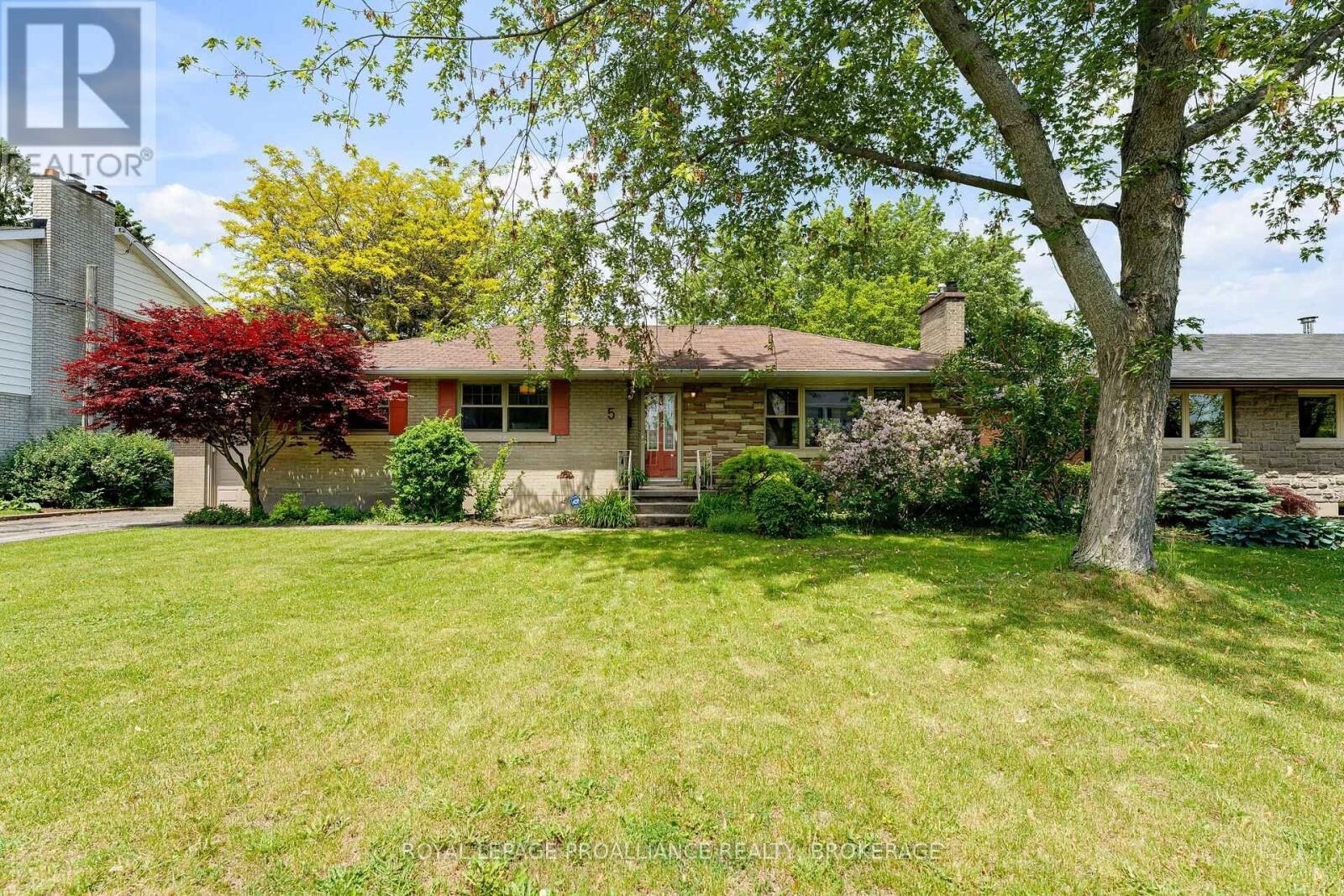 Property Photo:  5 Watts Crescent  ON K7M 2P4 