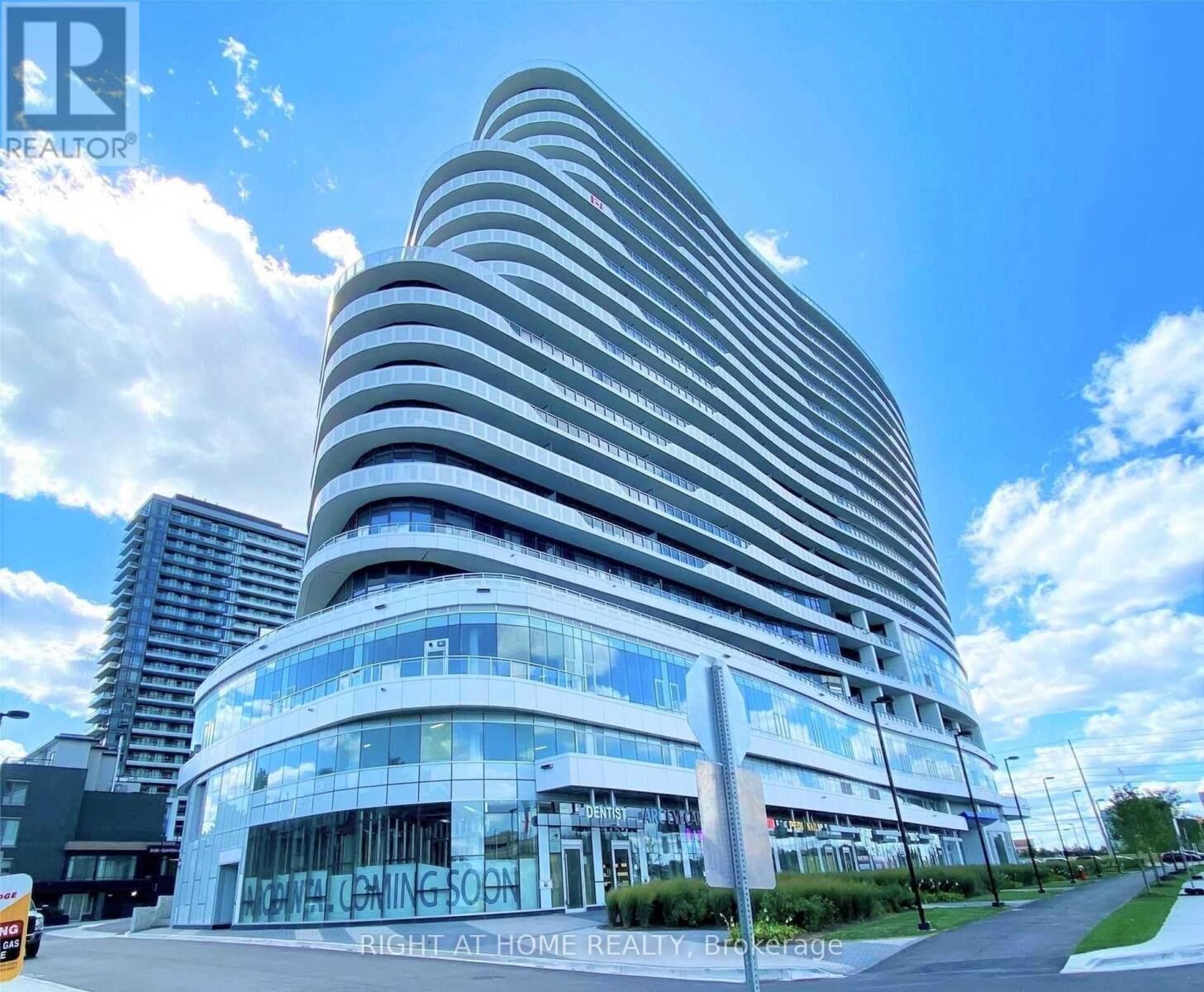 Property Photo:  2520 Eglinton Avenue West 1713  ON L5M 0Y4 