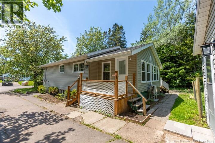 Property Photo:  21 Pleasant Street  NB E4L 4E7 
