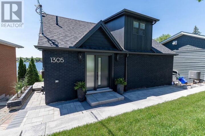 Property Photo: 1305 North Shore Drive ON P3B 1E7