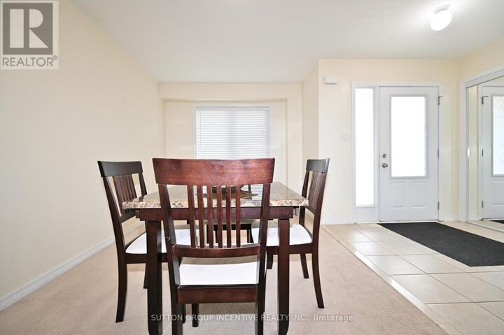 Property Photo: 90 Sovereign'S Gate 29 ON L4N 0Y9