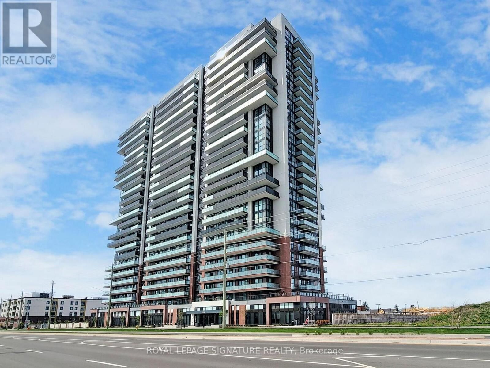 Property Photo:  2550 Simcoe Street North 2121  ON L1L 0R5 