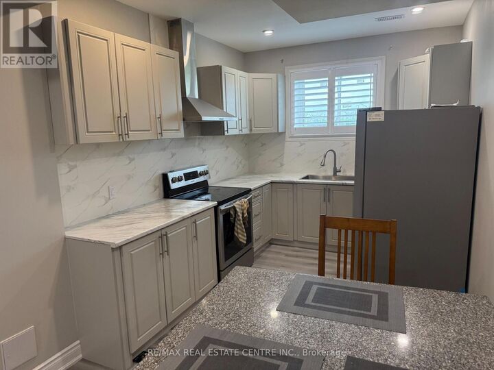 Property Photo:  33 Todd Crescent  ON N0C 1B0 