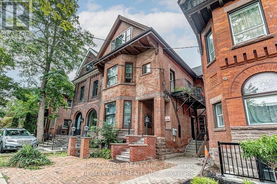 Property Photo:  125 Madison Avenue 301  ON M5R 2S3 