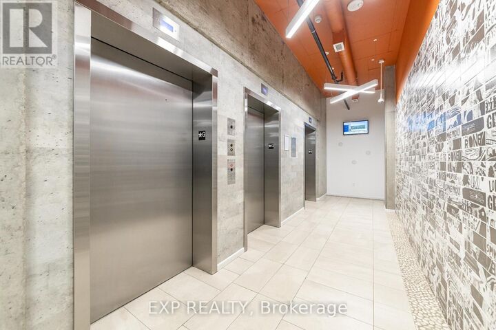 Property Photo:  105 Champagne Avenue North 2709  ON K1S 5E5 