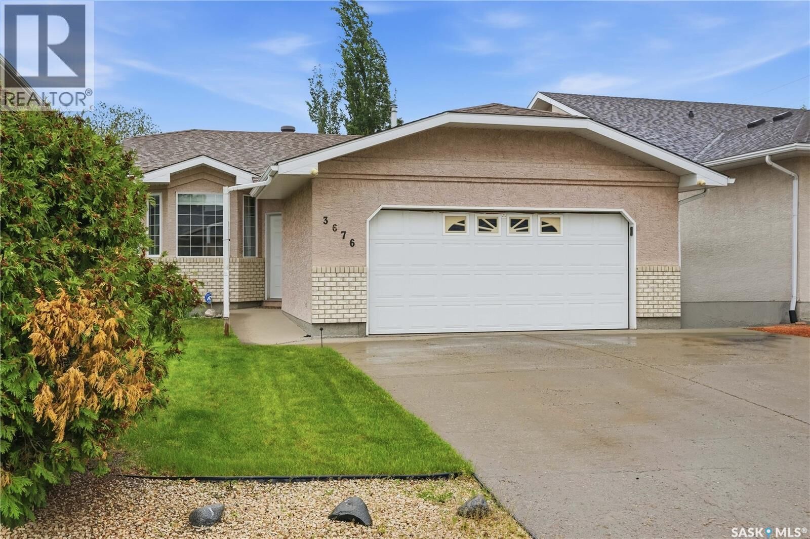 Property Photo:  3676 Bishop Crescent E  SK S4Z 1A8 