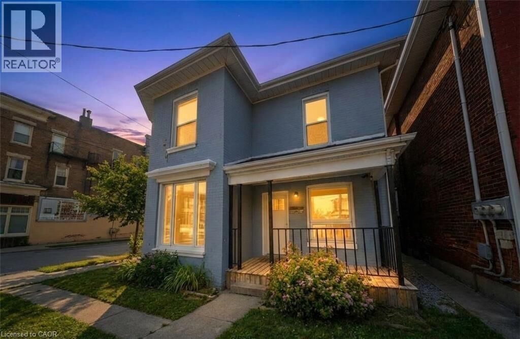 Property Photo:  74 Erie Avenue Main  ON N3S 2E9 