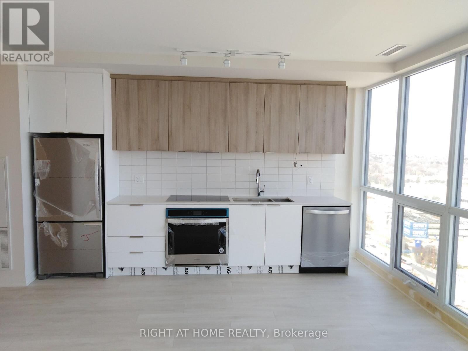 Property Photo: 6 Sonic Way Northeast 2204 ON M3C 0P2