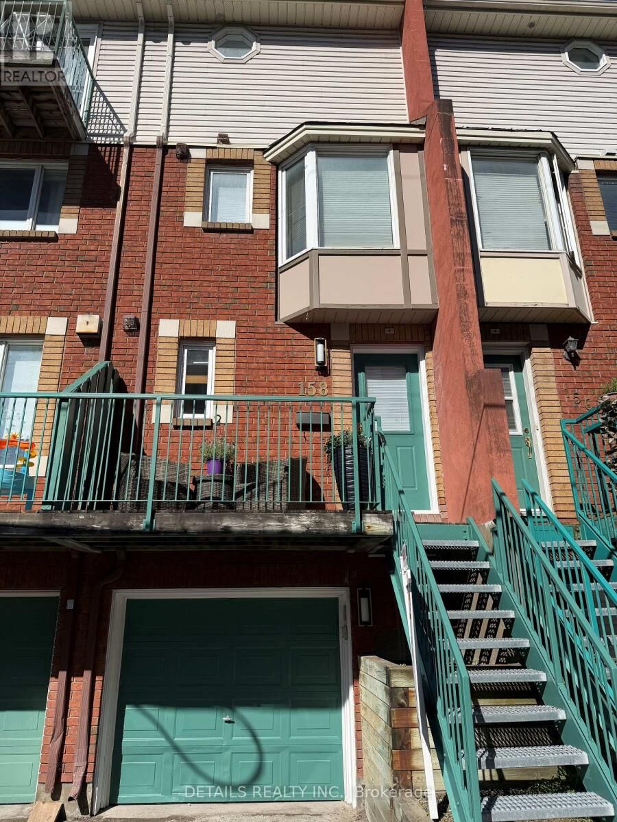 Property Photo:  158 Forward Avenue  ON K1Y 1K9 