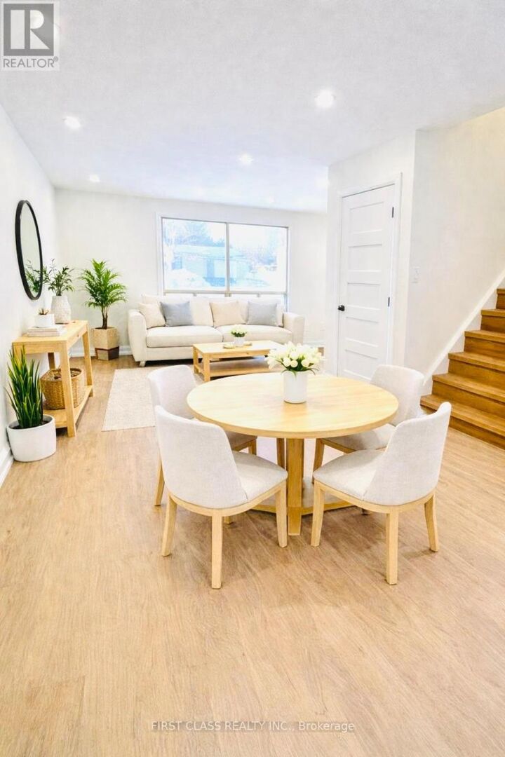 Property Photo:  352 Pattie Drive  ON K7C 2G3 