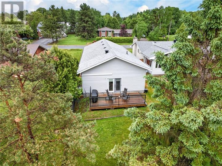 Property Photo:  38 Laura Avenue  ON P3Y 1A4 