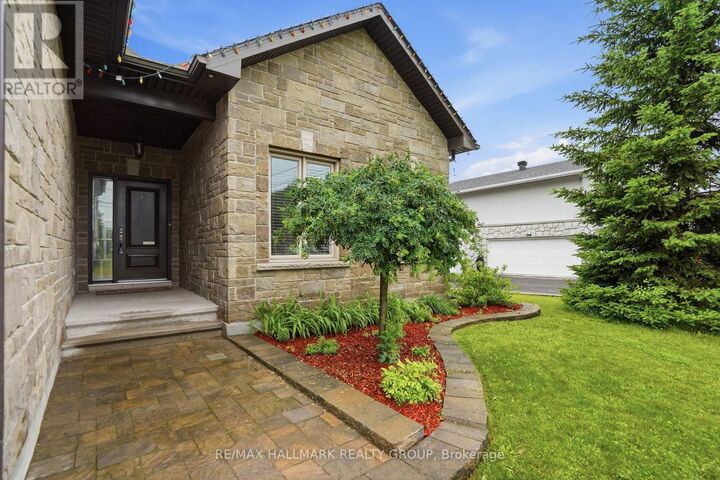 Property Photo:  1028 Laviolette Street  ON K4K 1B8 