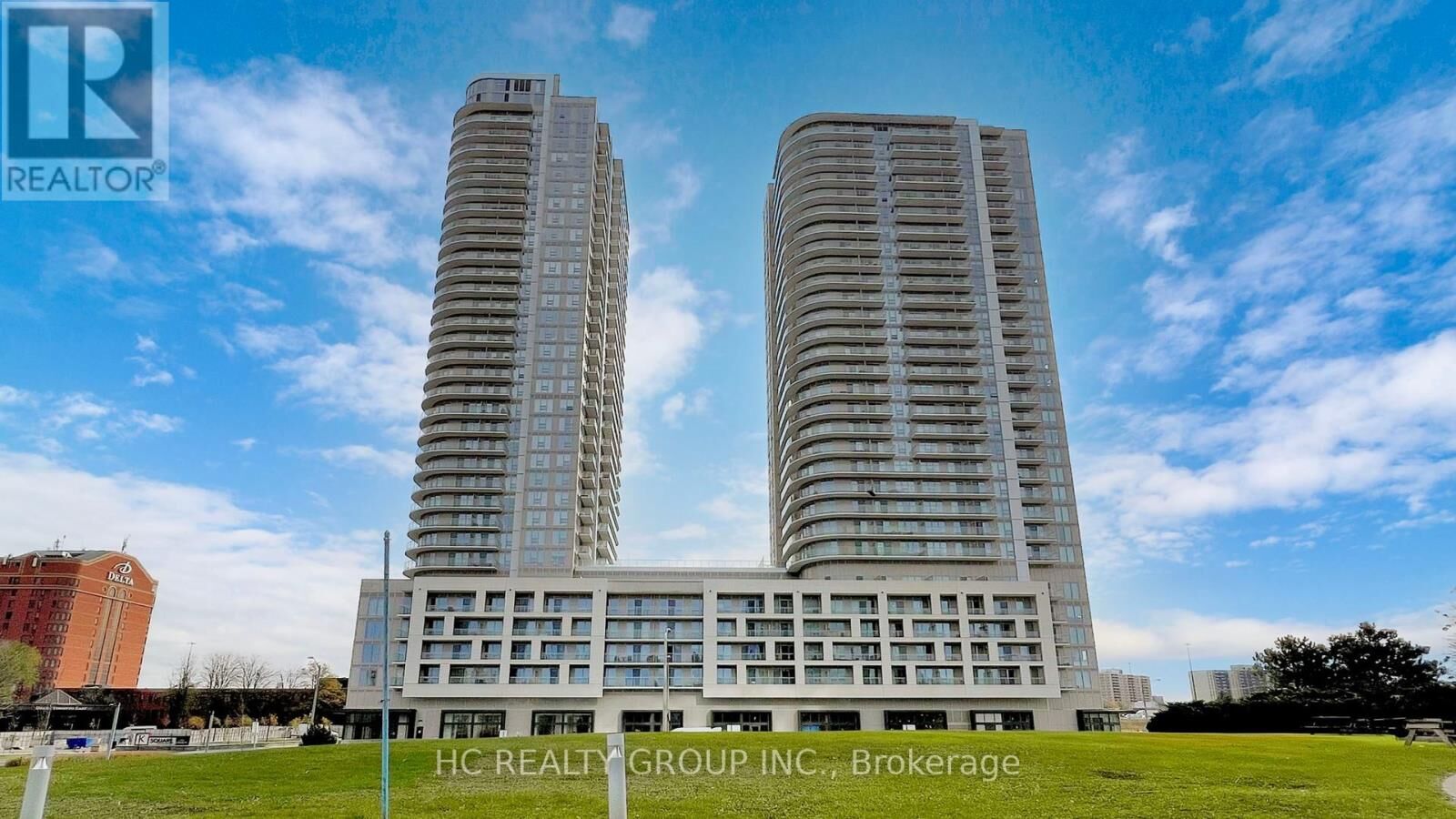 Property Photo: 2031 Kennedy Road 920 ON M1T 0B8